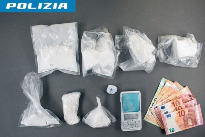 Kokainën e fshihte te sahati dritave, arrestohet shqiptari në Itali