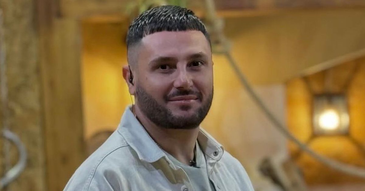 “Më në fund dikush më solli buzëqeshjen”/ Bes Kallaku i bën dedikim partneres në koncert: Ejona të dua!