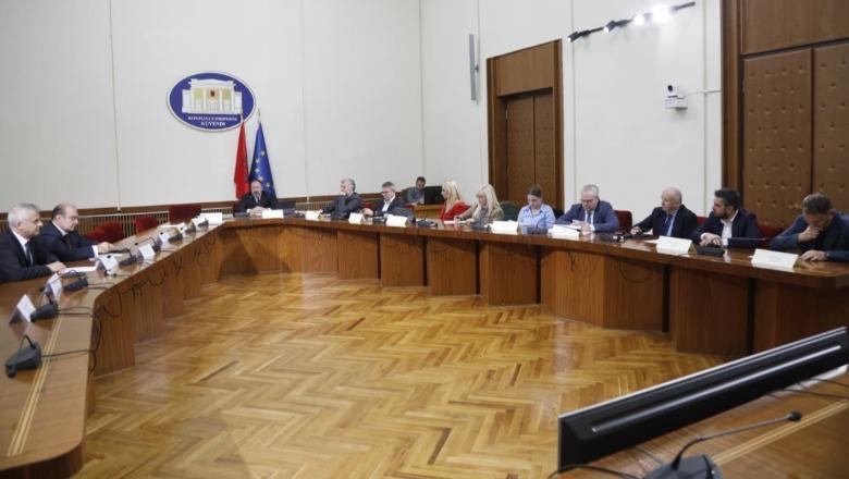Nesër afati i fundit për rikthim të PD te reforma territoriale, Berisha mbledhje grupi në të njëjtën orë me komisionin! Paralajmëroi vijimin e bojkotit
