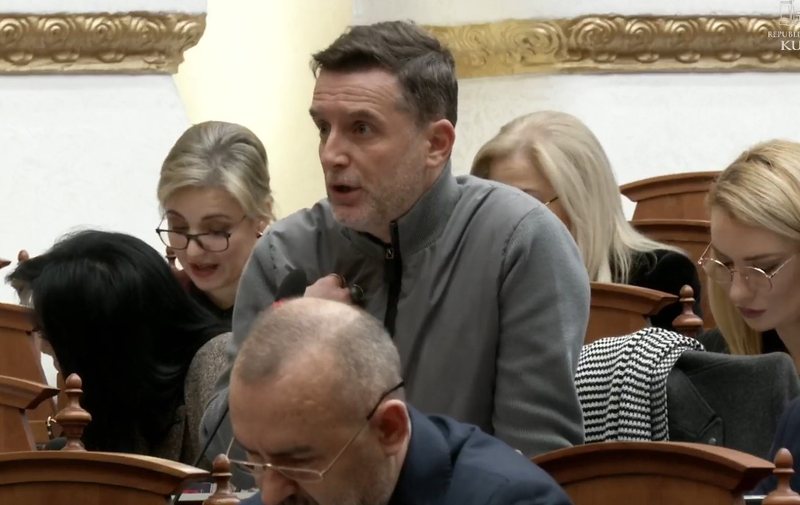 Deputeti Braçe kërkon llogari në Kuvend për mosfunksionimin e qendrës shëndetësore në Njësinë 5