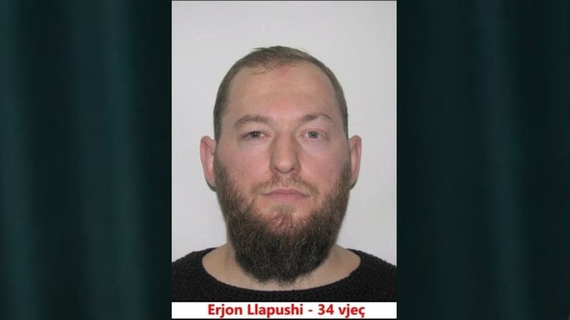 Tentuan të heqin përgjuesin në banesën e Erjon Llapushit, Policia procedon detektiven private dhe një person tjetër