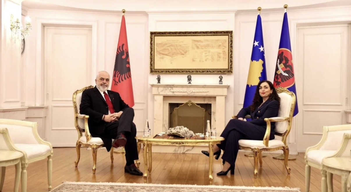“Angazhim i përbashkët në Bordin e Paqes”, Presidentja Osmani takohet me kryeministrin Rama: Progresi i Shqipërisë drejt BE forcon edhe rajonin