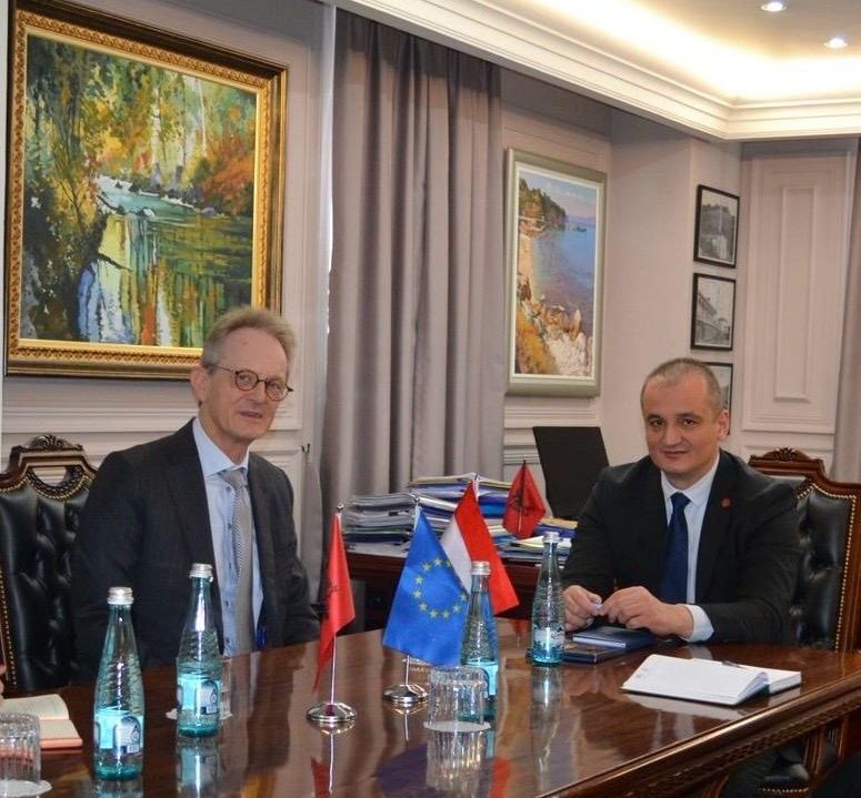 Kreu i KLSH Arben Shehu takim me ambasadorin e Holandës Reinout Vos, në fokus bashkëpunimi për forcimin e auditimit