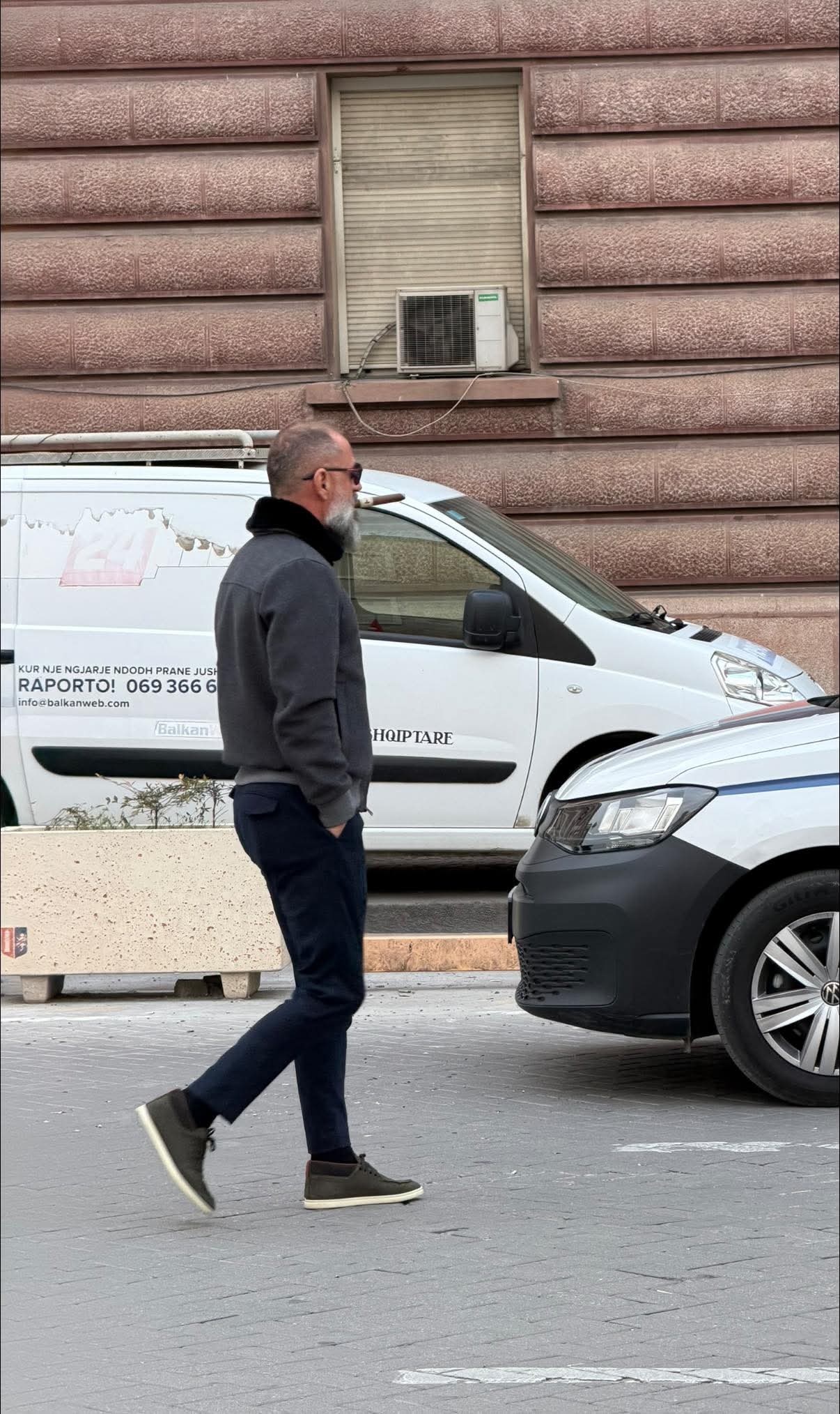 Parkoi Audin Q8 te Rogner, Çim Peka niset drejt sheshit për të rrëzuar Ramën me puro Cohiba. Çfarë përmban dosja për pastrim parash?