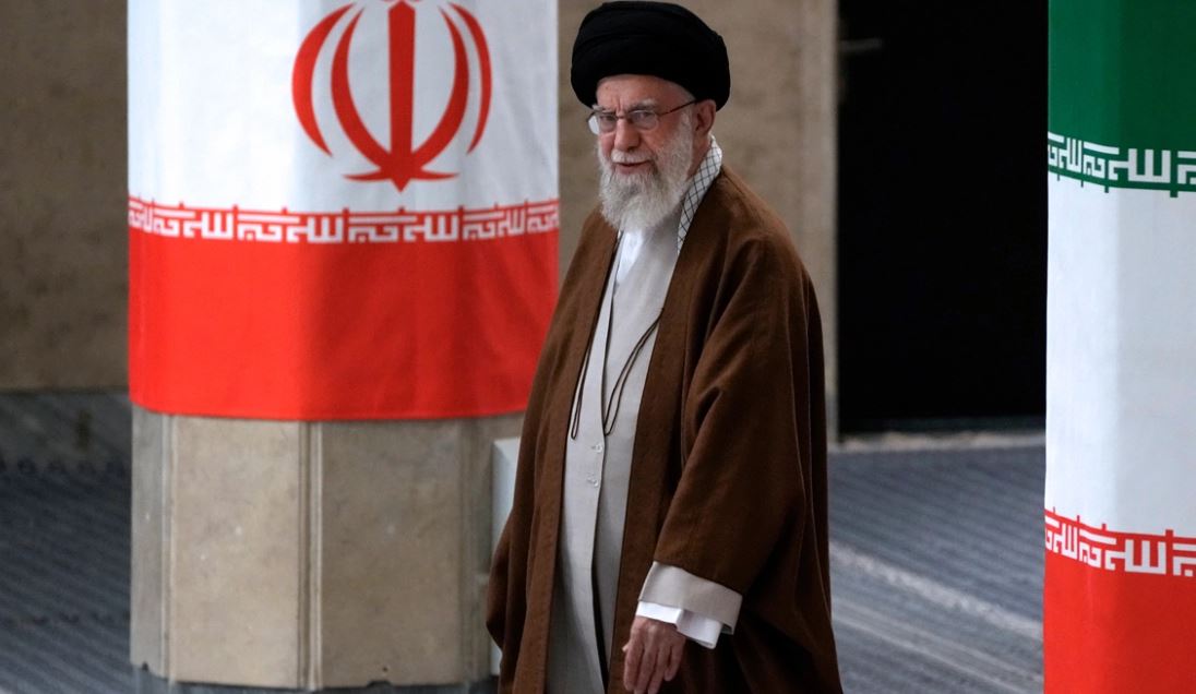 Detaje nga vrasja e Ali Khamenei/ Viktima mbetën edhe vajza, dhëndri e mbesa!