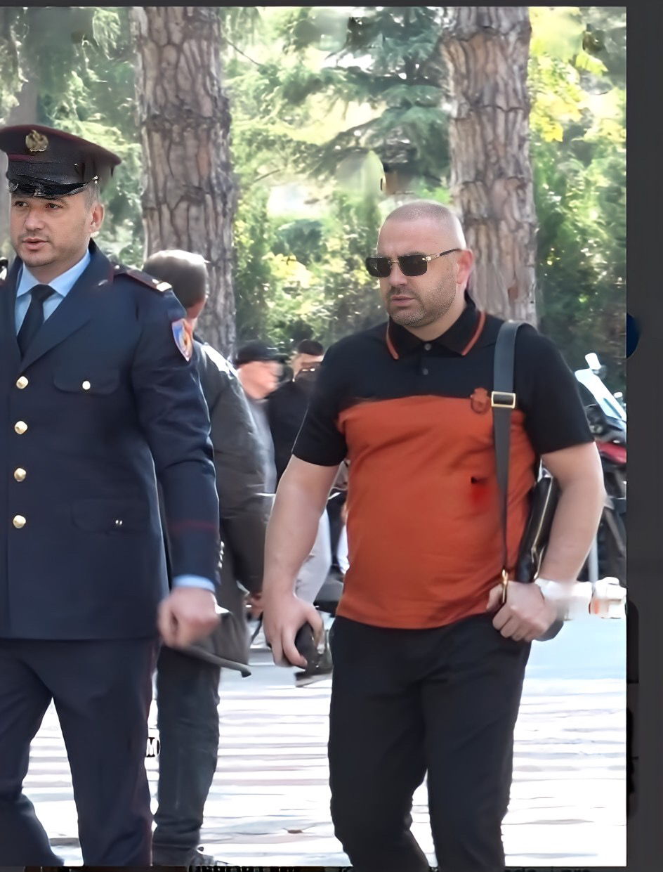 “Nuk vjen rregullisht në punë”, Bizhga pezullon nga detyra njeriun e besuar të Prodës