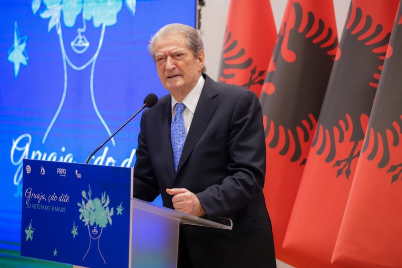 Berisha me gratë demokrate për 8 Marsin: Solidaritet me Albana Vokshin