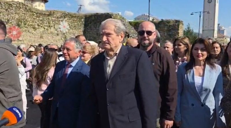 Berisha uron Ditën e Verës nga Elbasani: Shpresoj që në festën e vitit tjetër t’ia lëmë të keqen dimrit