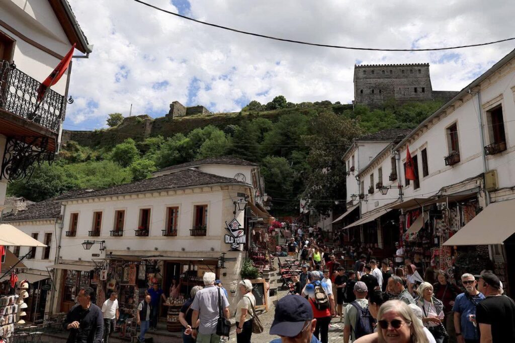 Lufta/ Në Shqipëri po vijnë të huajt që anuluan planet në Lindjen e Mesme