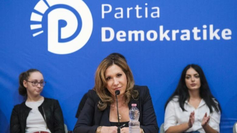 Kokalari i çon në email Berishës kërkesën për t’u regjistruar në garën për kreun e PD, Noka s’i tregon adresën e tij! Aktivistja: Ia dërgova dhe Shkëlzenit se ai filtron kandidaturat