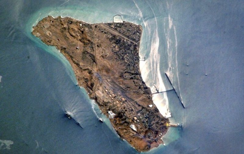 Mundësia e një pushtimi tokësor amerikan, Irani minon ishullin Kharg