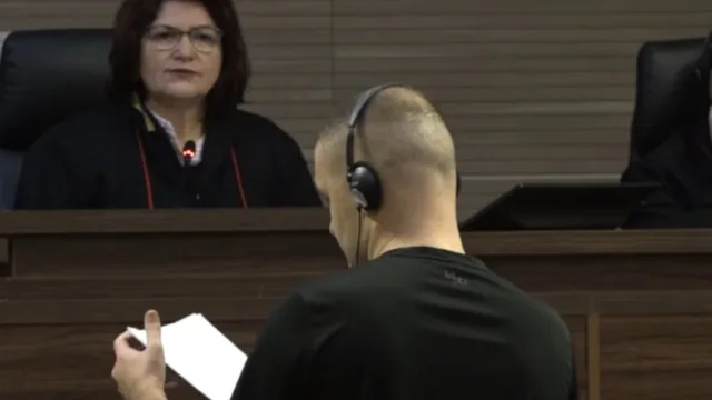 Vrasja makabre/ Naim Murseli merr në dorë foton e Liridonës pas ekzekutimit me plumb në kokë, brenda makinës mbetën edhe…
