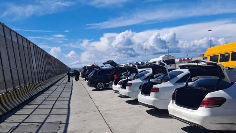 Porto Romano – Kontrolle të shtuara me qen ndaj makinave të importuara/ FOTO
