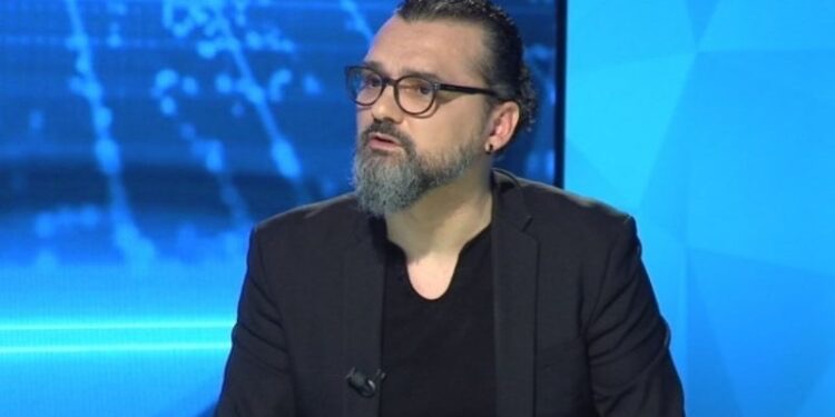 A mund të rindërtohet shqiptari që skuqet nga vjedhja