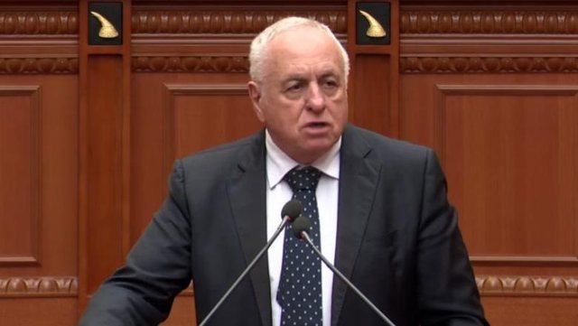 Tritan Shehu në Parlament: Ka shqiptarë të bllokuar në Dubai, të dalim me deklaratë