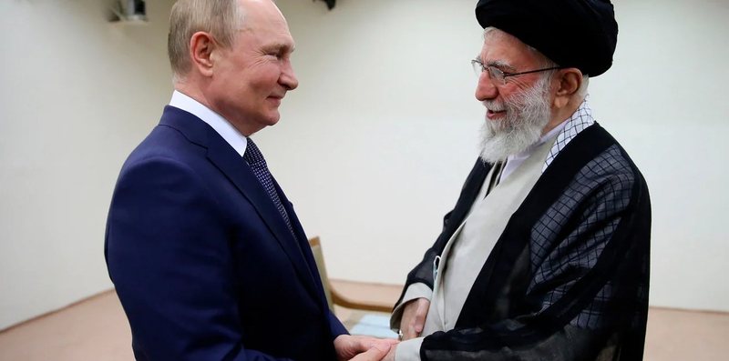 “Ose nën arrest ose në një kuti.”- Politico: Vrasja e Ali Khameneit zgjoi frikën e vjetër tek Vladimir Putin