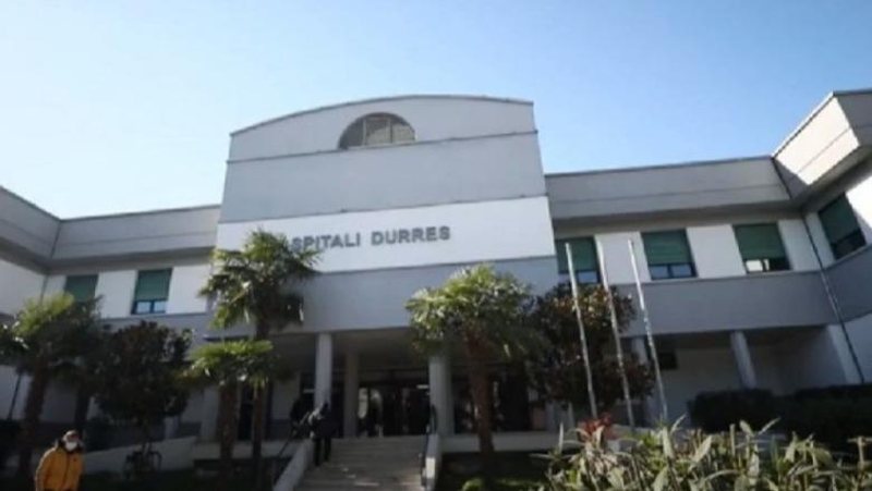 Durrës: 26-vjeçari plagoset me thikë, paraqitet në spital për ndihmë mjekësore