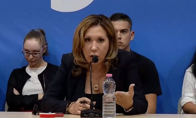 Evi Kokalari shpall kandidaturën për kryetare të PD-së, paralajmëron Berishën: Çdo manipulim vote do dokumentohet në DASH!