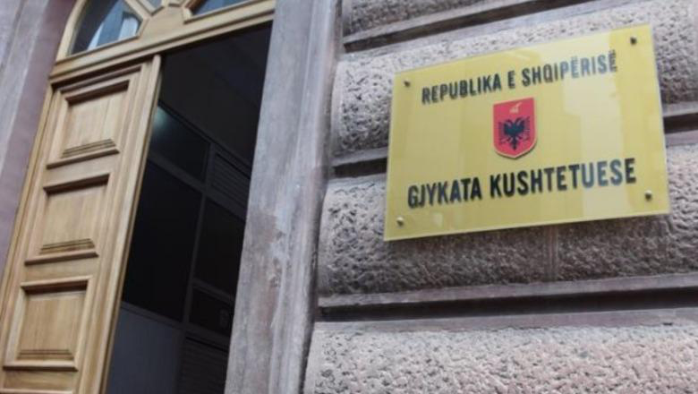 Mungonte një gjyqtar, shtyhen seancat në Gjykatën Kushtetuese për ish-kreun e ARRSH-së dhe Redi Mollën! Ishin planifikuar për në datën 5 mars