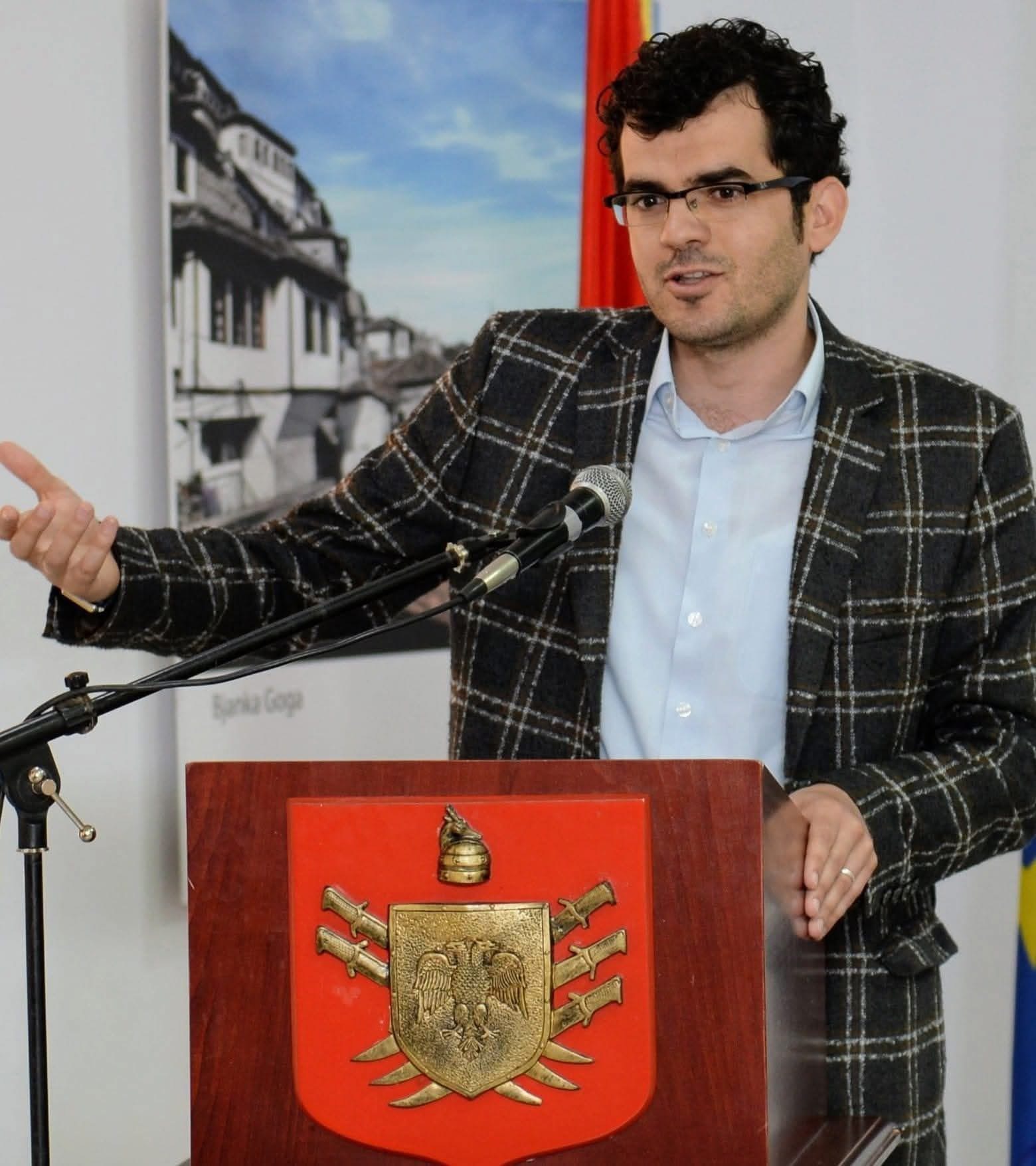 ‘Krijesa më e pasherr në arenën e zhurmshme shqiptare’, Spiropali reagon për ndarjen nga jeta të gazetarit Namir Lapardhaja: Humbje e pazëvendësueshme