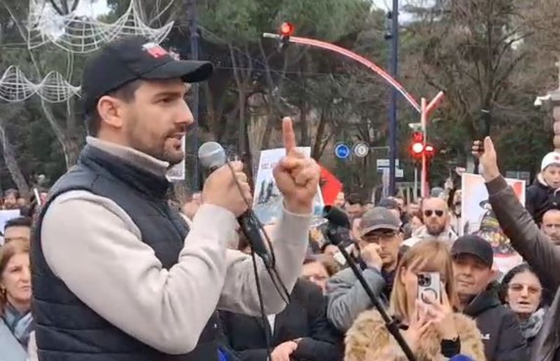 “Kundër grevës së urisë”, Lapaj tregon pse ka refuzuar ftesën e Berishës për një protestë: Hajdeni bëjmë 2 hapa pas ne kryetarët