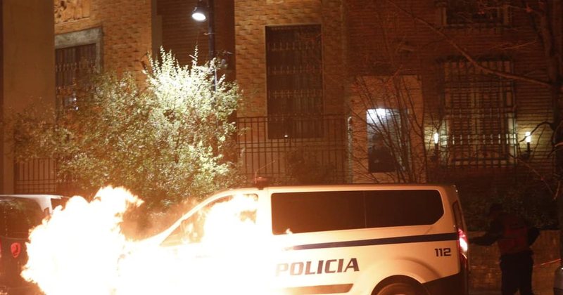 6 efektivë të plagosur gjatë protestës, Policia e Shtetit dënon dhunën