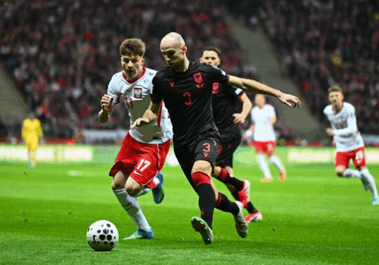 Merr fund ëndrra e Botërorit për Shqipërinë. Polonia fiton me përmbysje në Varshavë