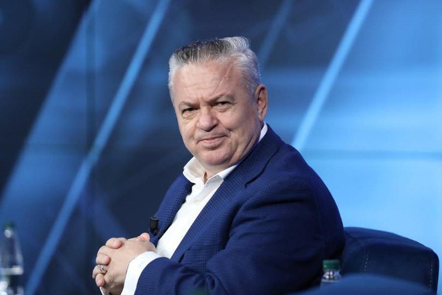 Komisioneri “fantazmë” që paguhet 40 mijë euro në vit vetëm për të komentuar postimet e mia!