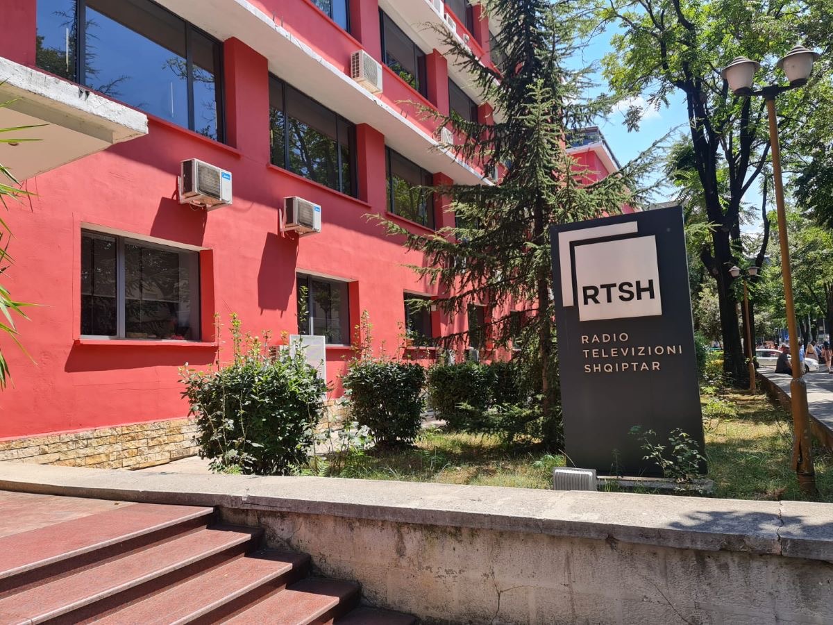 Rama urdhëron mbylljen e RTSH-së për t’i hapur rrugë kullave, plani për degdisjen e qindra punonjësve