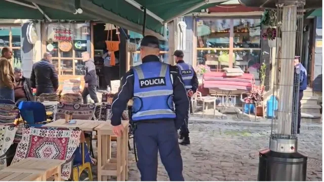 Çfarë ndodhi në Korçë? Sherr mes dy pronarë lokalesh, përfshihet edhe një person tjetër! Një i plagoset