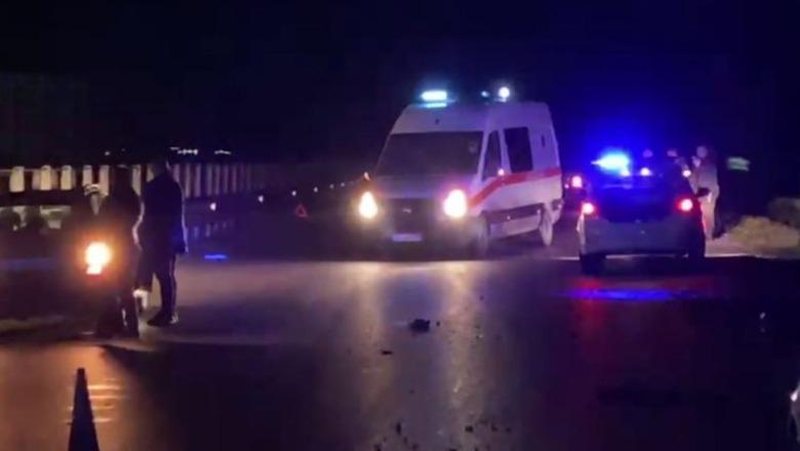 Aksident i rëndë në autostradën Vlorë-Fier/ 24-vjeçari humb jetën në vendngjarje, një tjetër përfundon në spital