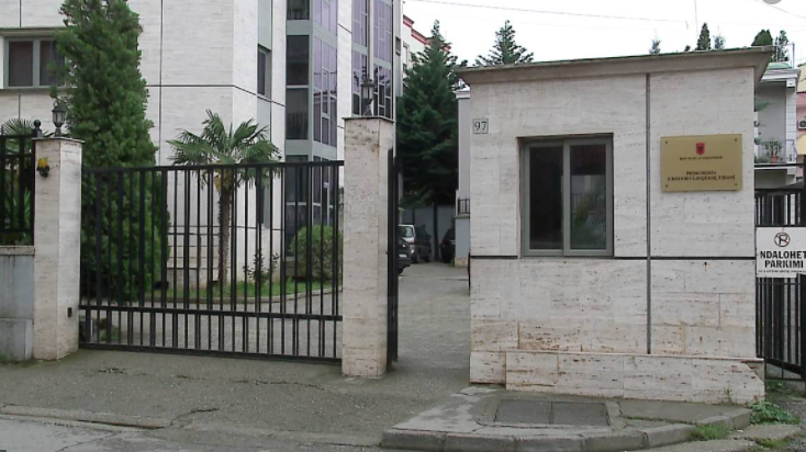 EMRAT/ Gjykata e Tiranës sekuestron llogaritë bankare të 7 kompanive të ndërtimit