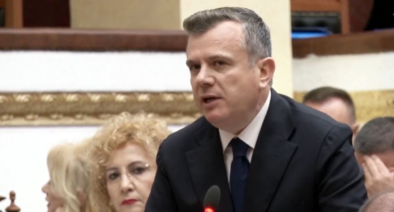 “Çdo shpifje ndaj Gardës, e ulët”, Balla-opozitës: Nuk dini çfarë kërkoni! Në Komisione doni kohë, sot flisni ndryshe