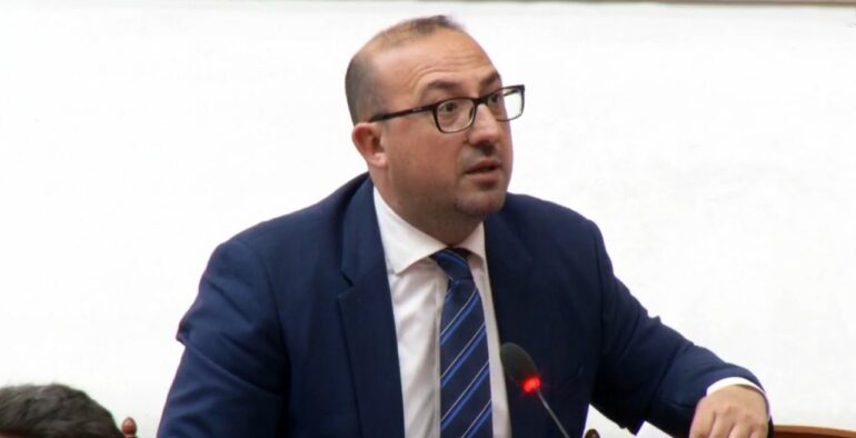 Degradimi i shëndetësisë, Korreshi: Nuk shkohet në Europë pa jodio dhe pambuk!
