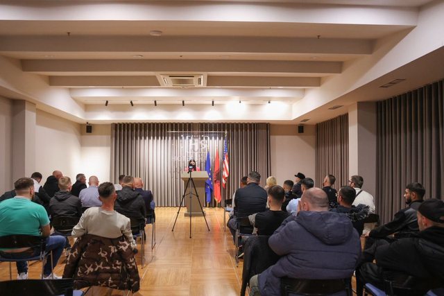 Revoltë e hapur në Elbasan! Demokratët kundër Berishës, Nokës dhe Himçit pas përjashtimit të Alesia Balliut dhe Rudina Allës