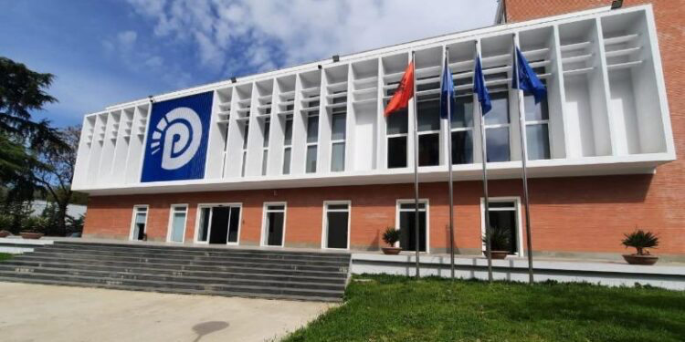 Absurdi në PD, paradite përjashtime e pasdite apel për anëtarësime