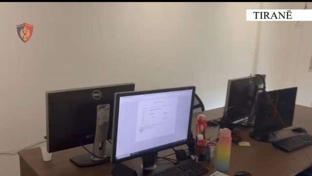 Arrestohet 25-vjeçarja/ Kishte kthyer apartamentin në “Call Center” dhe mashtronte të huajt me bursa fiktive