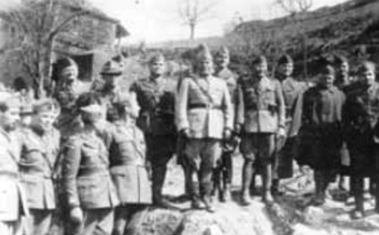 “Në marsin e 1941-it, kur Musolini ishte në Shqipëri, ai kishte planifikuar vizita të shumta në njësitë ushtarake, në tokën shqiptare, por…”/ Fotot e panjohura të Duçës në frontin e luftës italo-greke