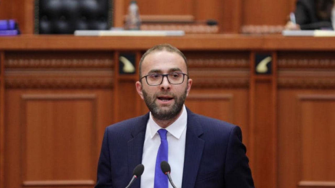 Protesta e studentëve në Maqedoninë e Veriut për provimet në gjuhën amëtare, reagon Gazment Bardhi: Shqipja nuk negociohet