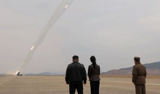 Tensioni në rritje, Koreja e Veriut lëshon raketa balistike drejt Jugut dhe detit të Japonisë