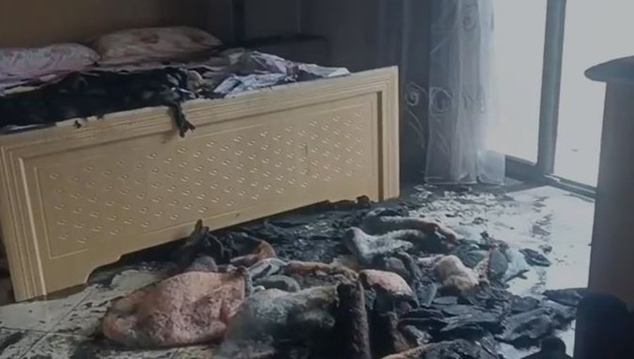 40-vjeçari i vë zjarrin banesës dhe largohet, flakët përfshijnë pallatin në Lushnje