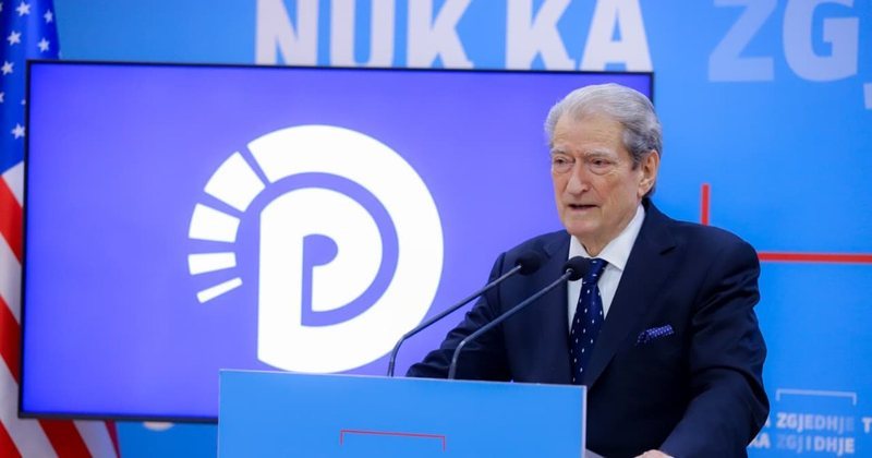 Balliu junior u kap duke shkruajtur fjalimin me ChatGpt, Berisha: Duhet të shkarkoni të gjitha IA, t’i keni nëpër telefona