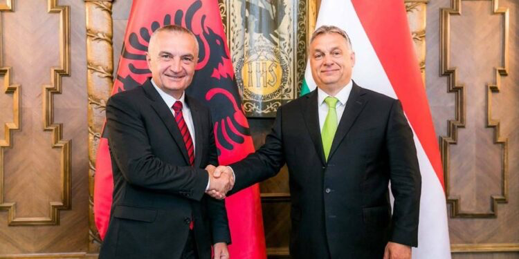 Meta reagon nga burgu për zgjedhjet në Hungari, falënderon Orbán dhe përgëzon Magyar për fitoren
