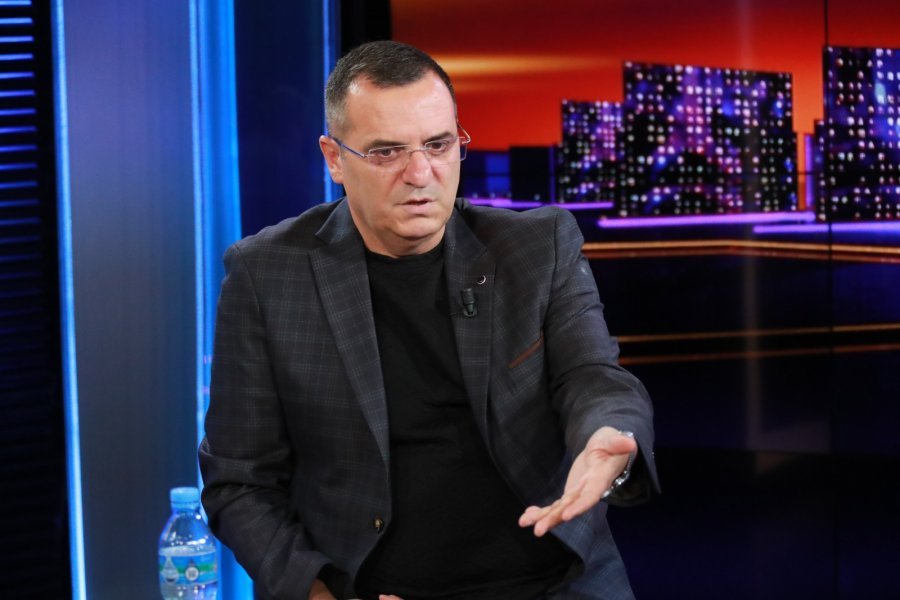 ‘Kryebashkiaku në Jug me SIDA’, gazetari ngre alarmin: Janë infektuar punonjëse, qyteti në panik