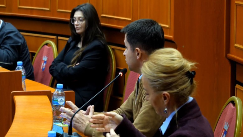 Alimehmeti: Bashkia duhet të ketë plan B nëse ndërtuesi i ‘Arlis’ nuk rehabiliton dëmet nga zjarri! Çmimi i naftës në vend rritet nga një grusht njerëzish, s’ka krizë