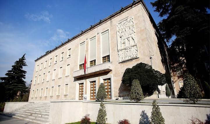 E pazakontë / KKTU refuzon 26 leje për kulla dhe hotele