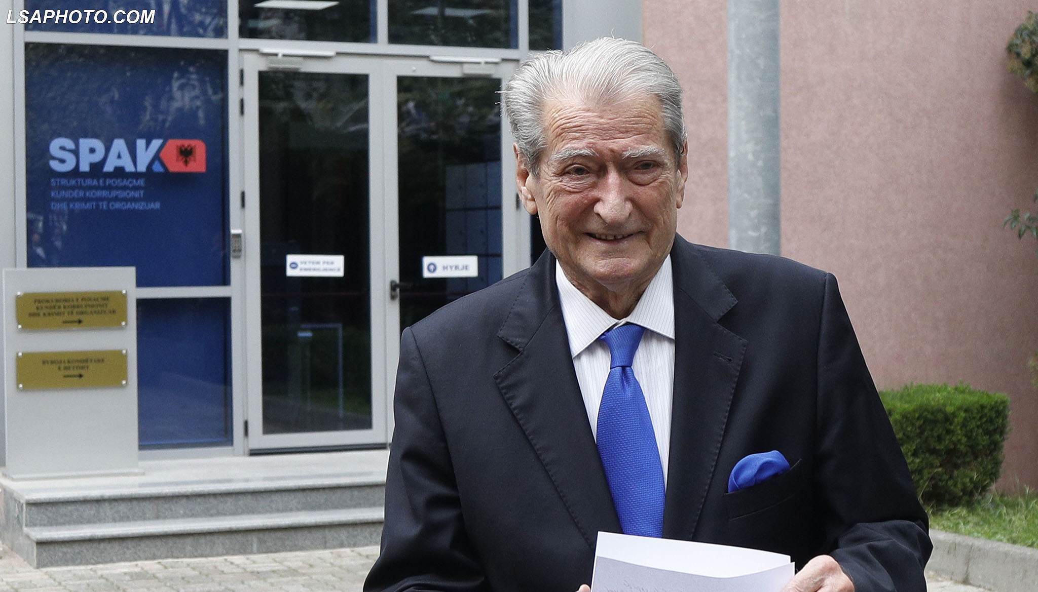 Zbythet Berisha, PD: Me ‘mafie të fjalës së lirë’ i referohet Adriatik Doçit dhe Carlo Bollinos, jo Irfan Hysenbelliut