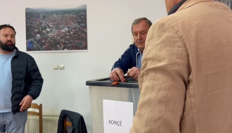 Zgjedhjet në degën e PD në Korçë, përplasje mes komisionerëve për listat e votuesve!