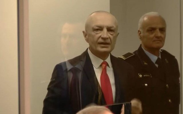 PROFIL! Dita e parë e gjyqit në tokë… e Ilir Metës