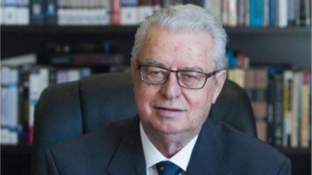 PROFILI/ Nga drejtimi i PS-së me Nanon në burg te kreu i Kuvendit, përpara se e majta të dilte në opozitë, kush ishte “Profesori” i socialistëve, Servet Pëllumbi
